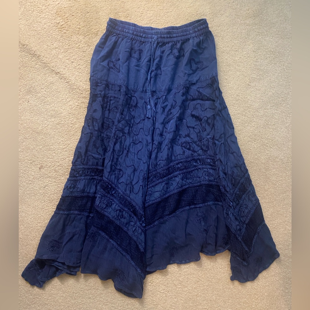 navy blue flowy skirt